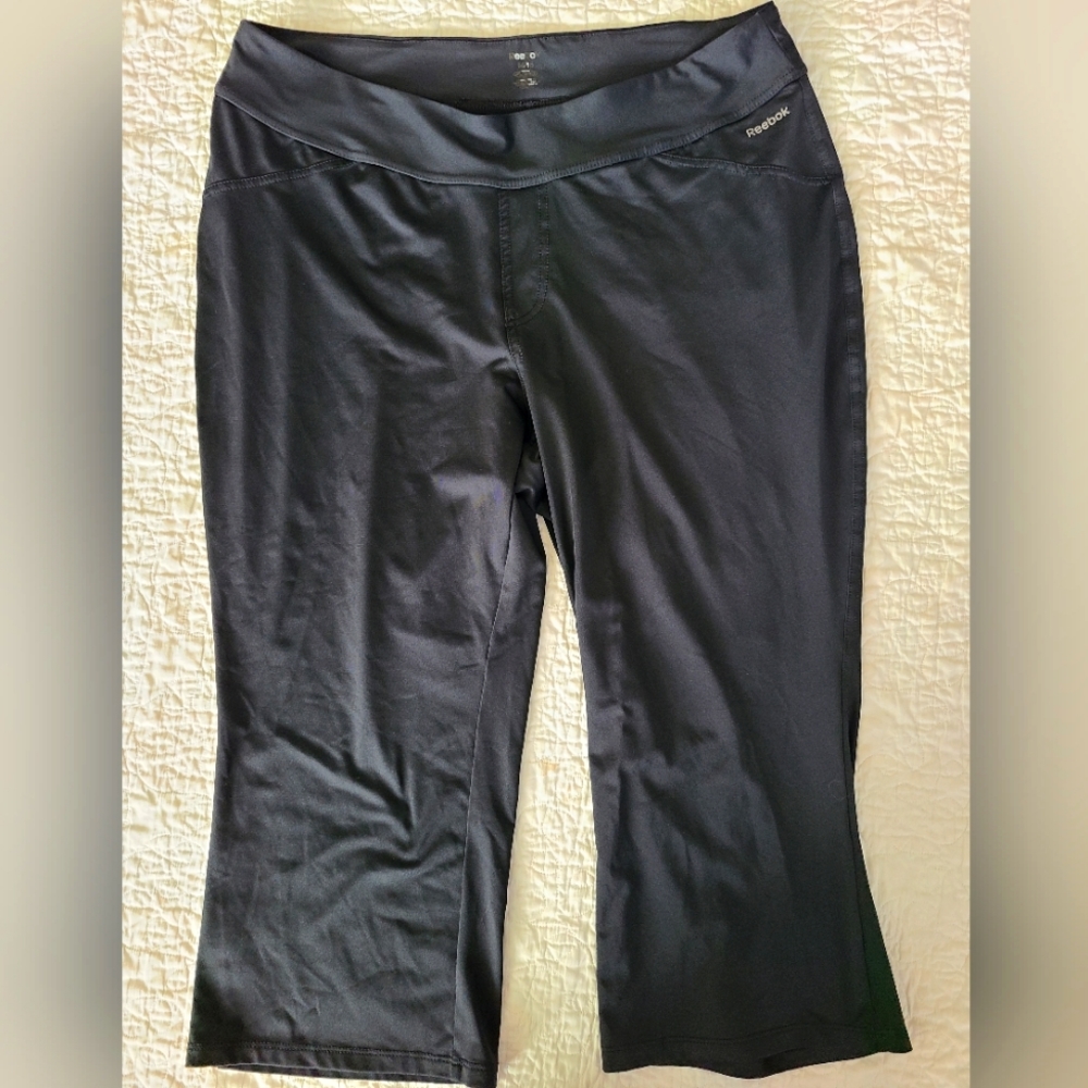 Size 16 women Reebok workout Capris black